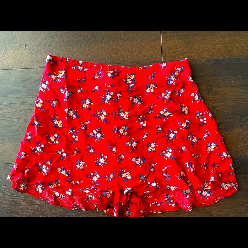 AE High waisted floral shorts